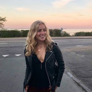 Meet your Posher, Caroline